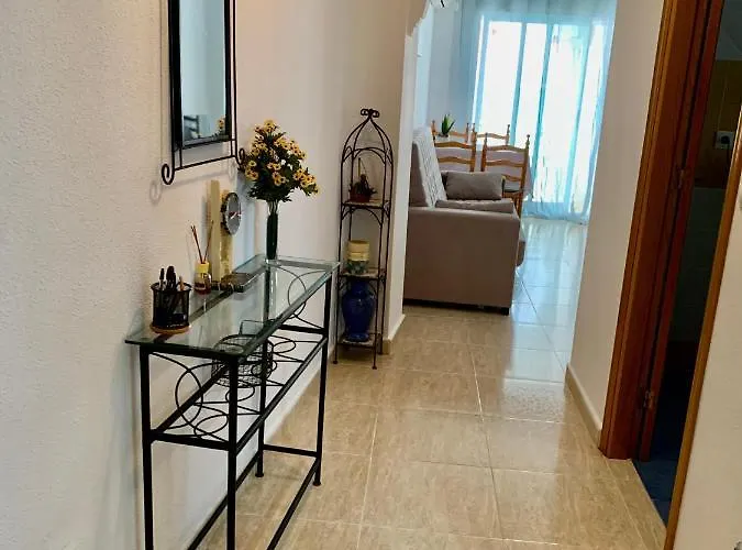 Апартаменты De La Playa Торевьиа