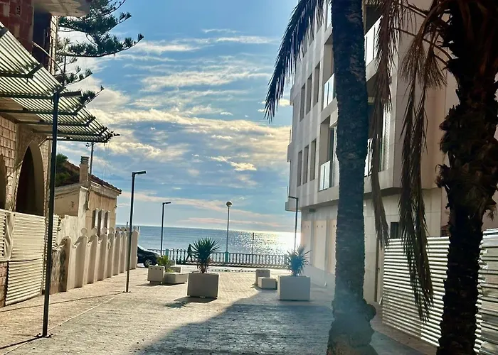 Апартаменты De La Playa *